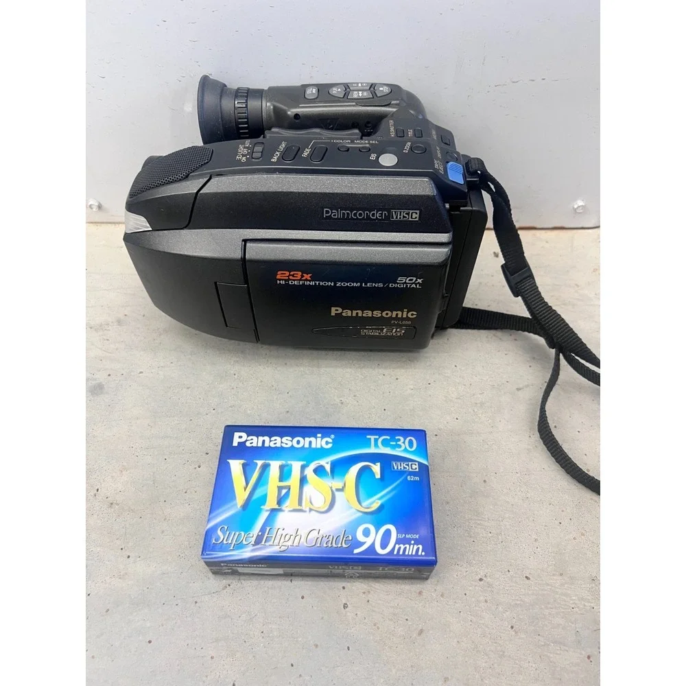 Vintage Panasonic Palmcorder VHS-C PV-L658 Camcorder 23x Zoom Battery Charger